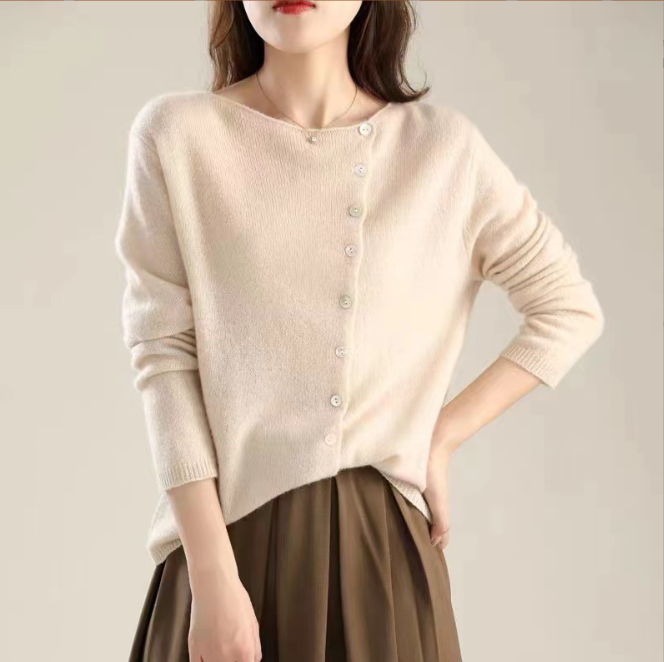 MOLLY™ - Button Front Cable Knit Sweater for Fall & Winter