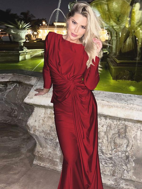 Viola - Elegant Ruched Padded Shoulder Dress